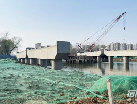 韩池子路3月进展，跨沱河钢便桥拆除一半